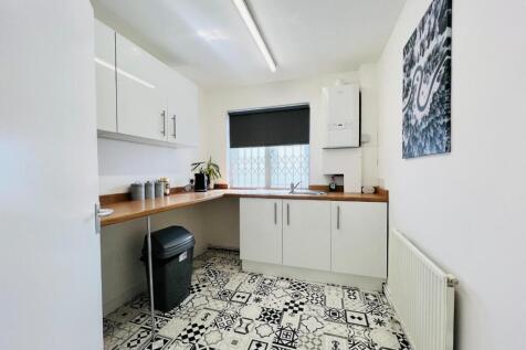 Office to rent Image 5