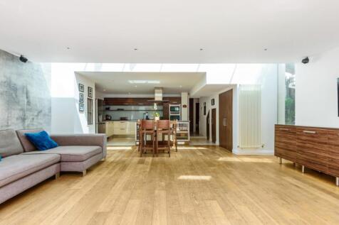 62b2eba0a61e1-l-8637