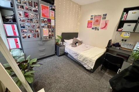 Brudenell Road, Hyde Park, Leeds photo 4