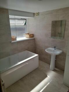 58 Vivian Rd Bathroo