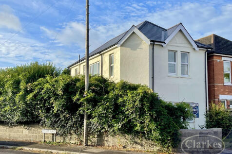 6-bed detached on Edgehill Rd, Bournemouth, £3,450/mo