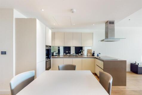 Cascade Court, Chelsea Vista photo 3