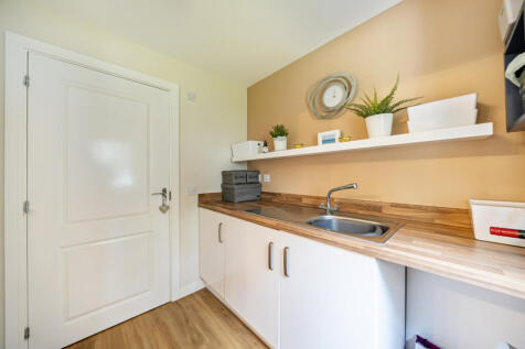 1368925-11-68ee31...