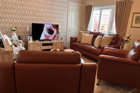 Lounge 1.jpeg