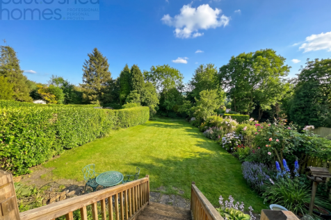 garden_rear_summer