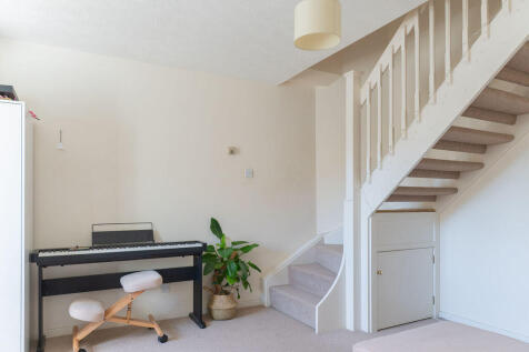 TWO BED HOUSE ON LADYGROVE  photo 5