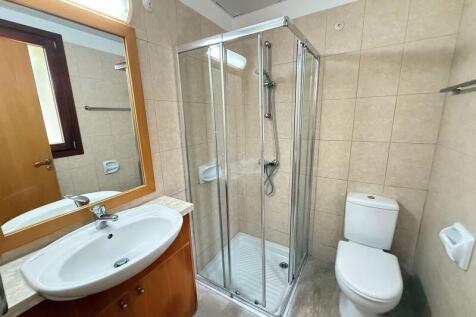 Groundfloor Bathroom