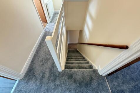 Friarwood Lane, Pontefract, West Yorkshire, WF8 photo 4