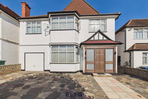 A Substantial 7-Bedroom Detached Family Home with