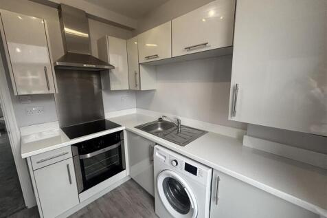 1-bed flat on Leicester Road, Preston, £625/mo