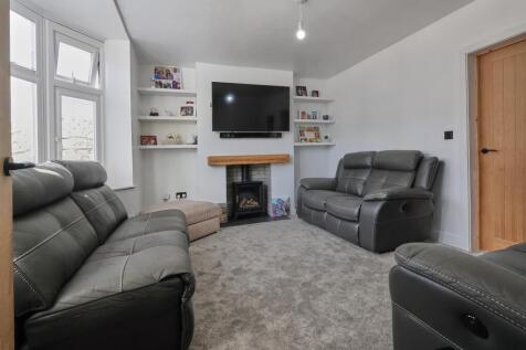 Lounge to front