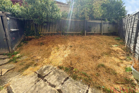 Sandringham Close, Wellingborough photo 4