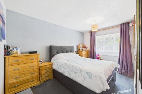 CAM02773G0-PR0297-STILL002