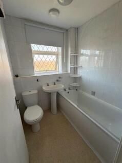 Bathroom 2.jpg