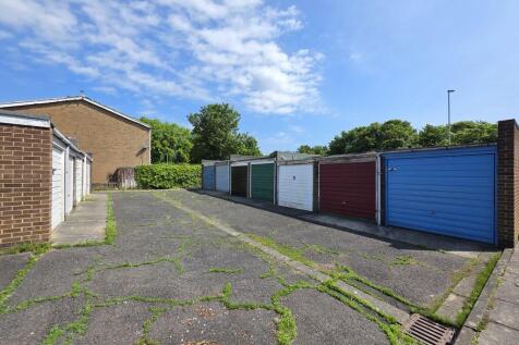 Garage/Driveway
