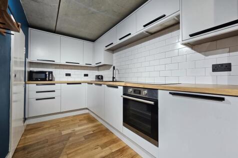 Woodfield Road, Altrincham photo 3