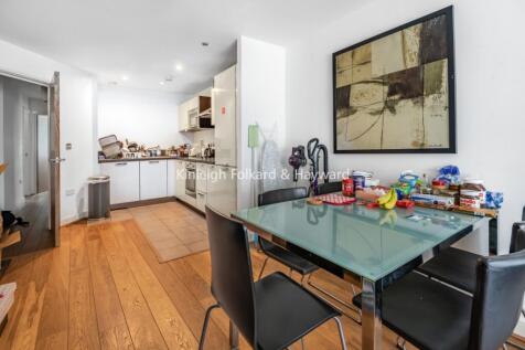 4b2b87e0-7e6d-49da-9