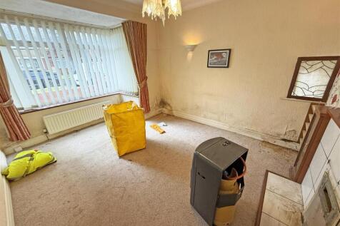 Roxby Gardens Lounge.jpg