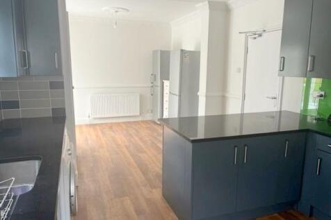 KITCHEN NEW 2.jpg