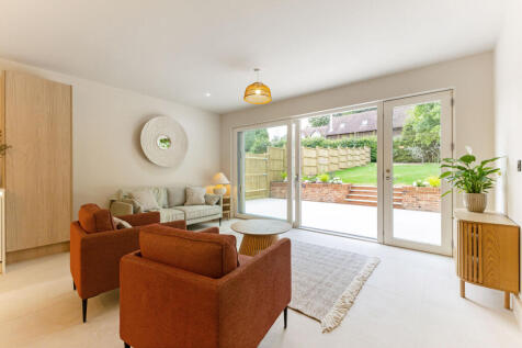Show Home photo - kitchen seating area