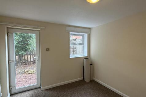 Sheepwell Court, Ketley Bank photo 4
