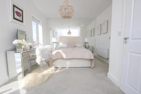 BEDROOM 1 - MARINA VIEW