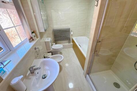 Facetune_11-07-20...