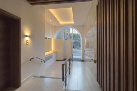 VV Douglas House Ent