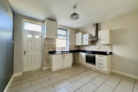 Walkers Terrace, Monk Bretton, Barnsley, S71 photo 4