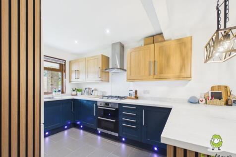 EweMove Estate Agents Basingstoke - Sibelius Close