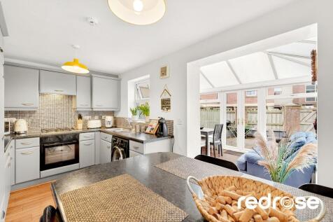 web_32 Main St-14...