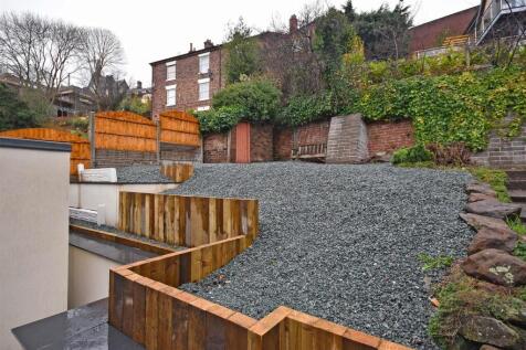 24 Hollybush-garden2.jpg