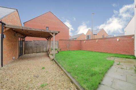 3-bed-house-bishops-cleeve17.jpg
