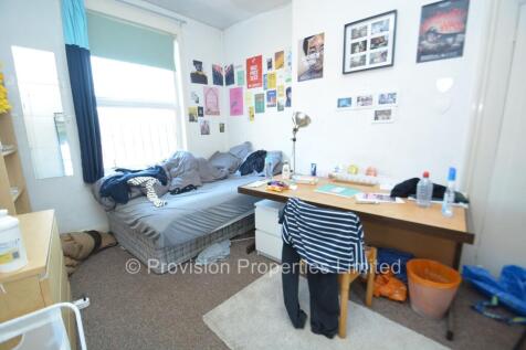Chestnut Avenue, Hyde Park, Leeds, LS6 photo 4