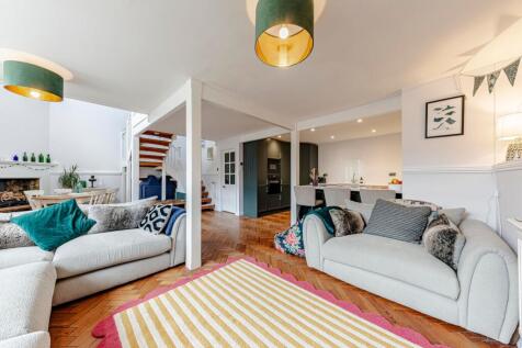 Kitchen/Living/Dining Room (9)