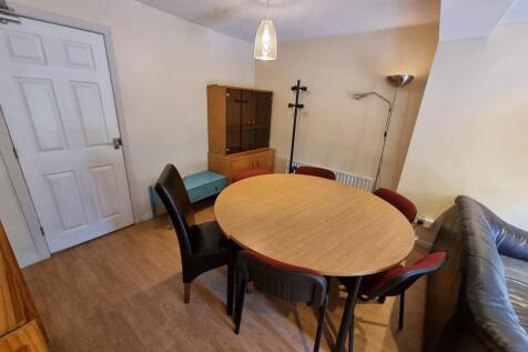 17 Gundry Close, Leamington Spa photo 4