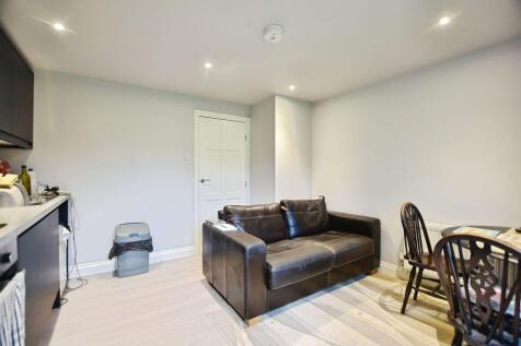 Livery Road, Winterslow        ***BILLS INCLUDED*** photo 5