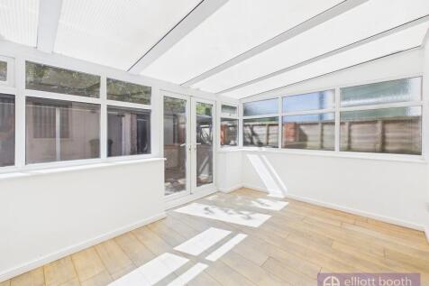 120 Harcourt Road photo 3