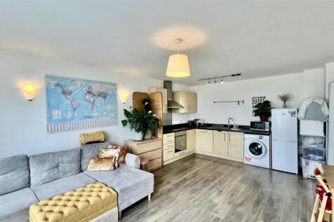 Kitchen/ Reception Room