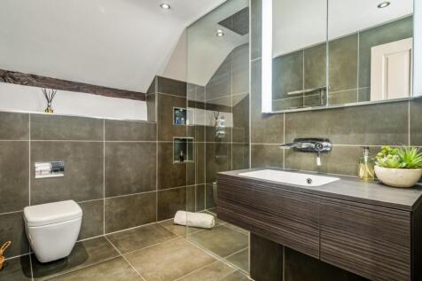 Main family bathroom