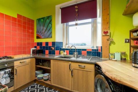 4 bed, 1 bath Flat in Leeds - Photo 7