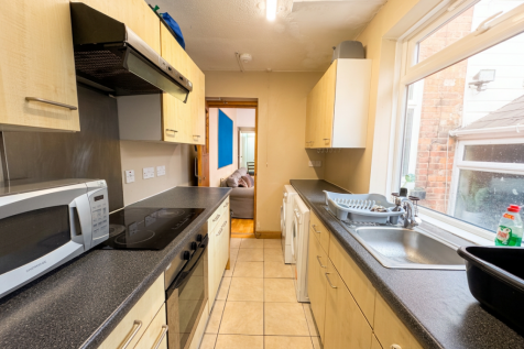 Tiverton Road - 3 bed, Selly Oak, West Midlands, B29 photo 4