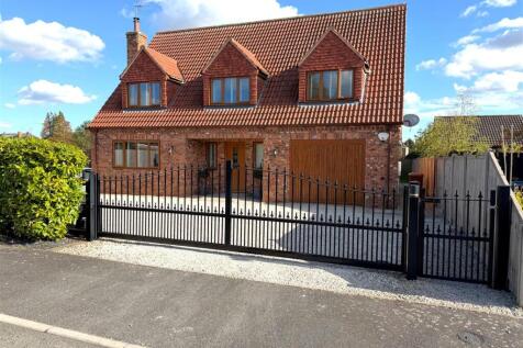 Gated Front Aspect