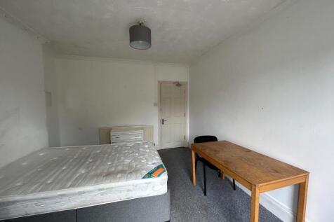 Bedroom 5.JPG