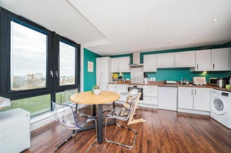 Living Room/Kitchen