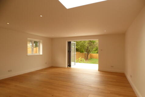Cobham Road, Fetcham, Leatherhead, KT22 9JR photo 4