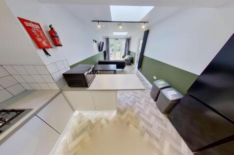 Pelham Crescent, Nottingham, NG9 photo 3