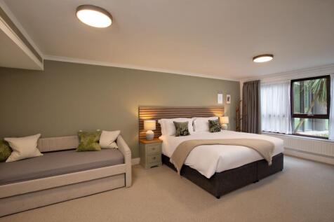 Monarch House,  Kensington High Street, London photo 4