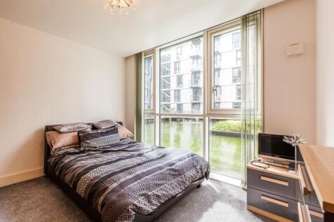 Gowers Walk, Aldgate, London, E1 photo 4