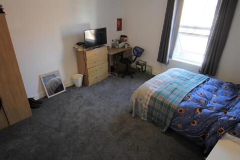 Bed 1.jpg